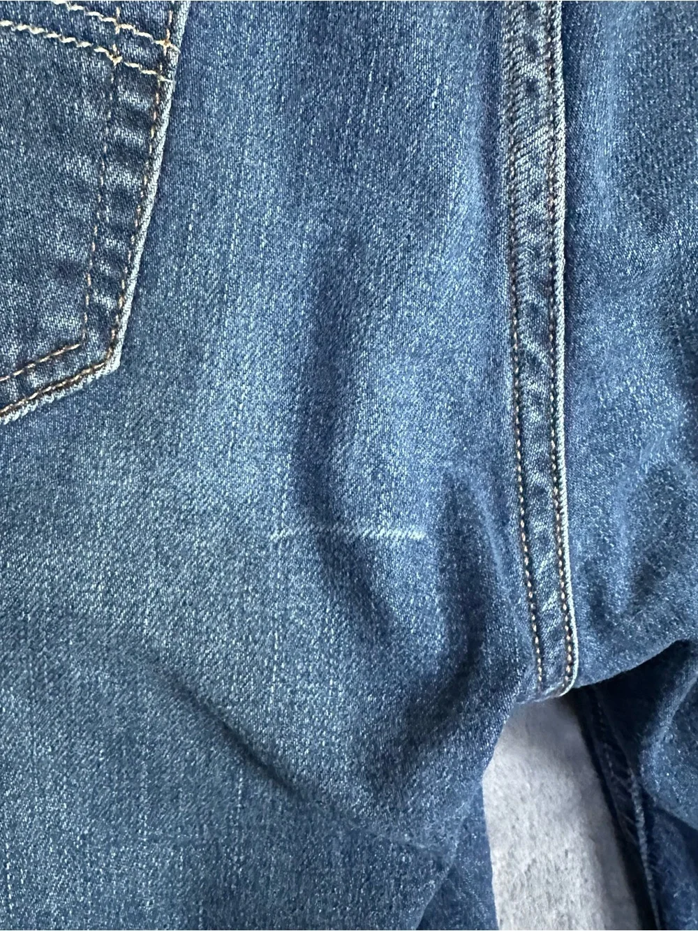 Levi's Straight Leg Dark Wash Blue Jeans 34x34